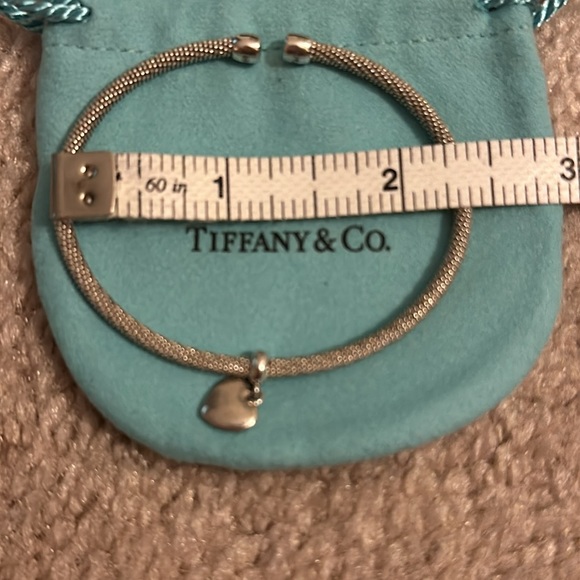Rare Tiffany & Co Silver Dangling Heart Charm Mesh Cuff Bracelet Flexible - Picture 3 of 3